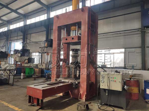 200噸龍門(mén)框架式液壓機(jī)_電機(jī)定轉(zhuǎn)子壓裝機(jī)